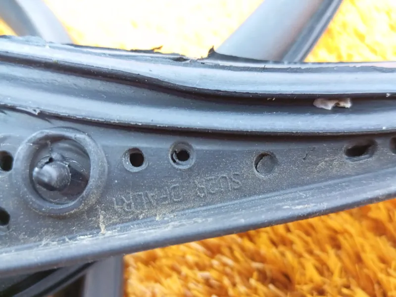 Уплотнитель двери