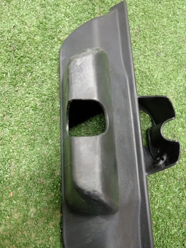 Накладка замка багажника