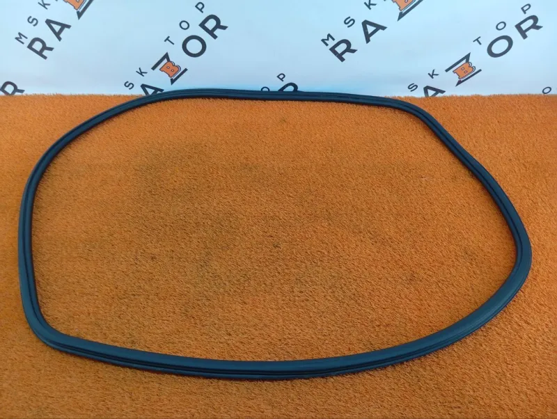 Уплотнитель проема двери (Уплотнитель кузова)