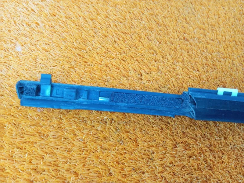 Молдинг стекла