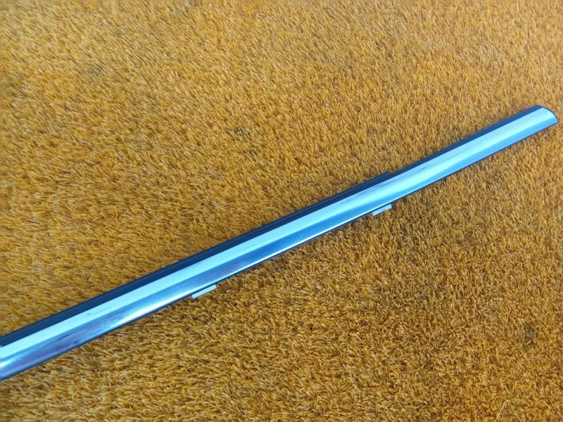 Уплотнитель стекла двери