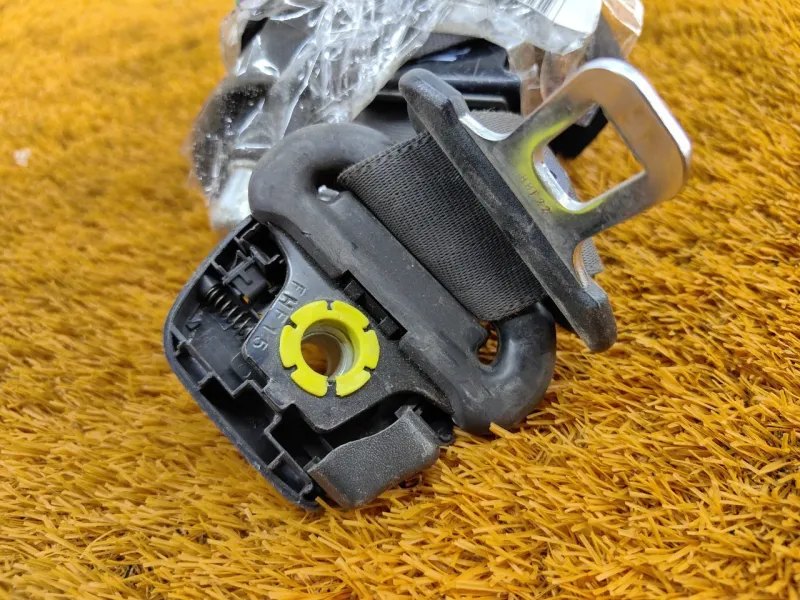 Ремень безопасности