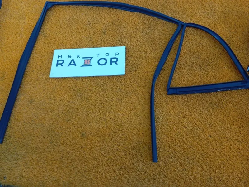 Уплотнитель стекла двери