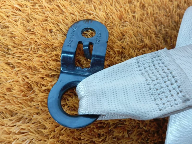 Ремень безопасности