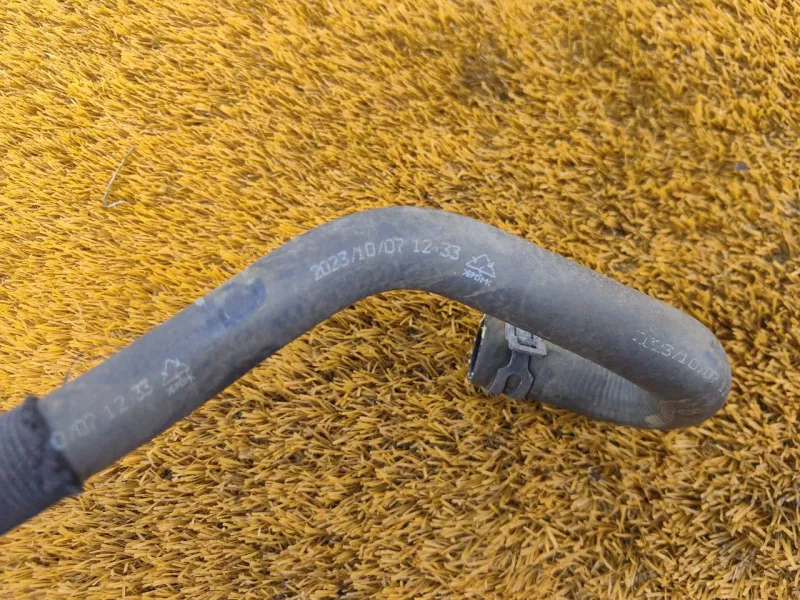 Патрубок радиатора