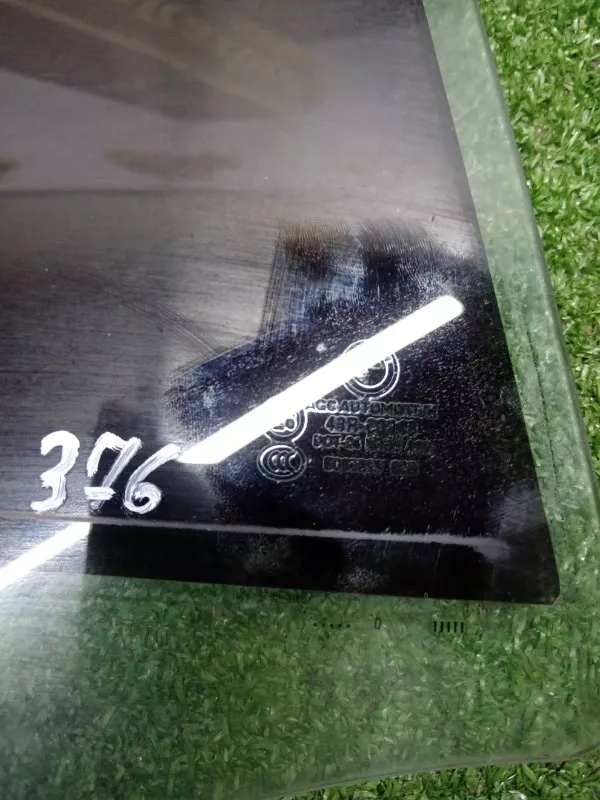 Стекло двери BMW X1 2010 51372993822 E84, заднее правое