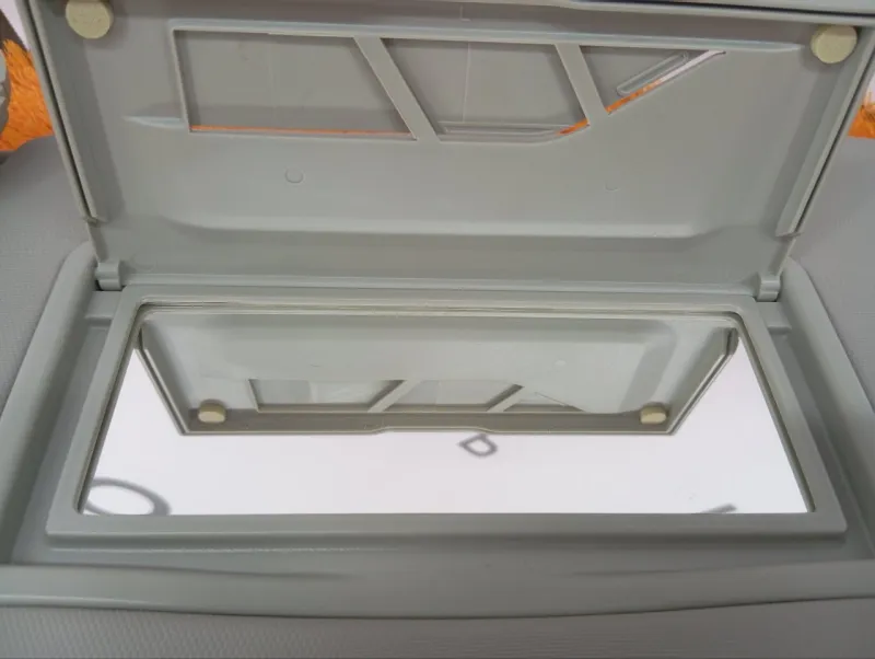 Козырек солнцезащитный