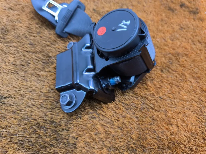 Ремень безопасности