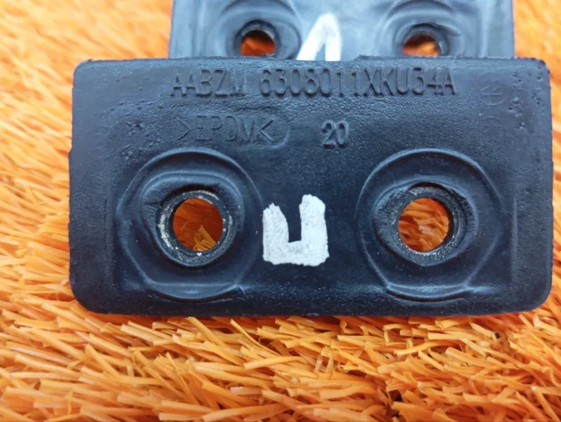 Накладка крышки багажника