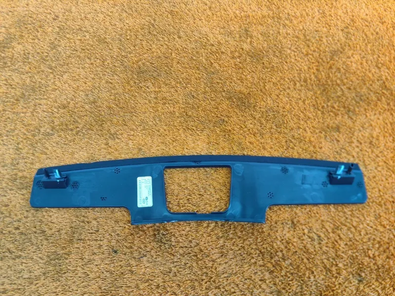 Накладка крышки багажника