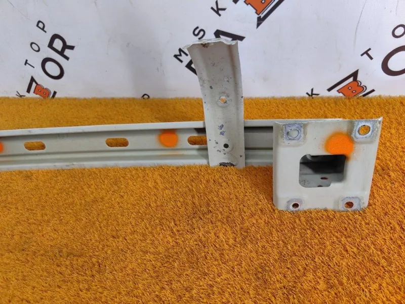 Усилитель бампера