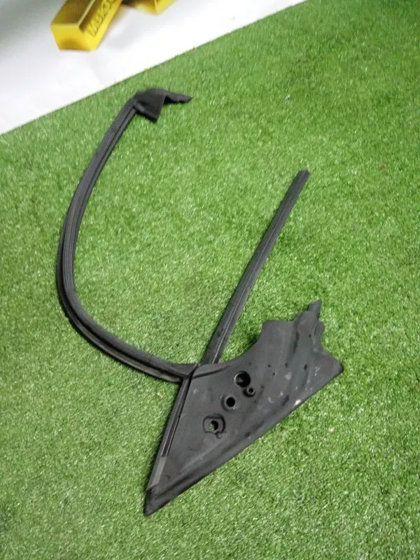 Уплотнитель стекла двери