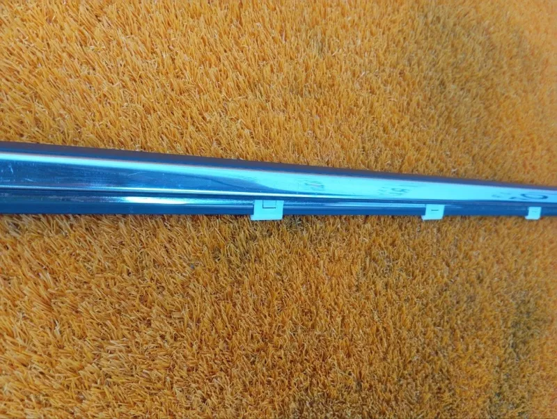 Молдинг стекла