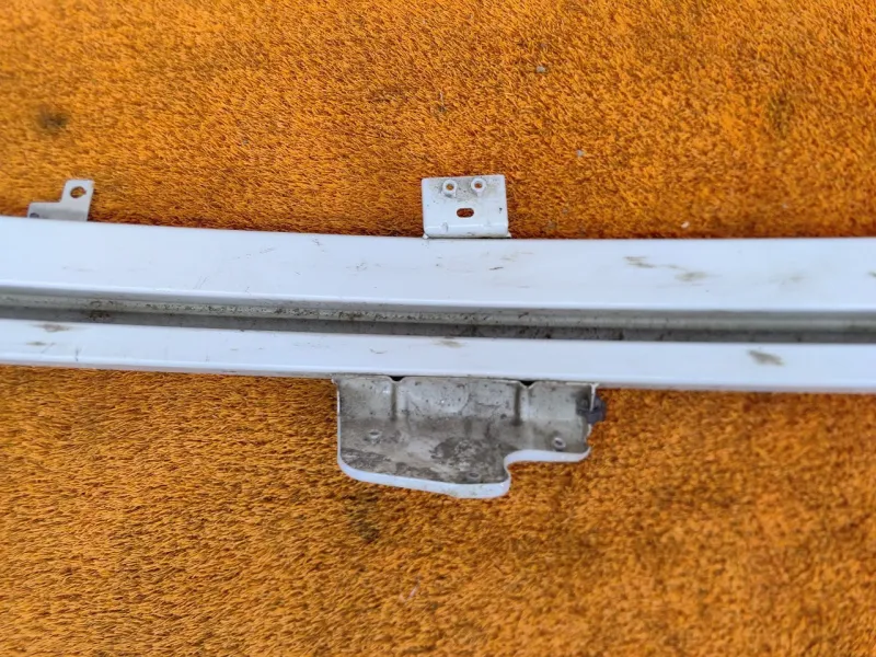 Усилитель бампера