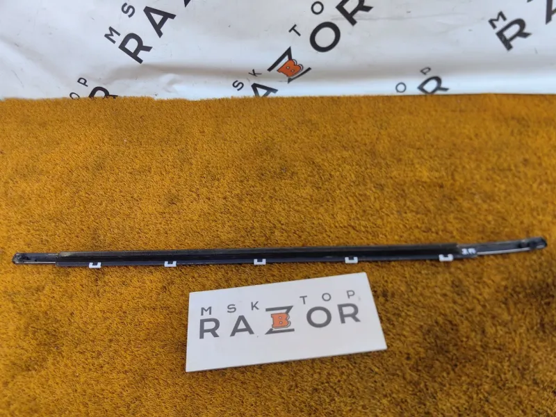 Уплотнитель стекла двери