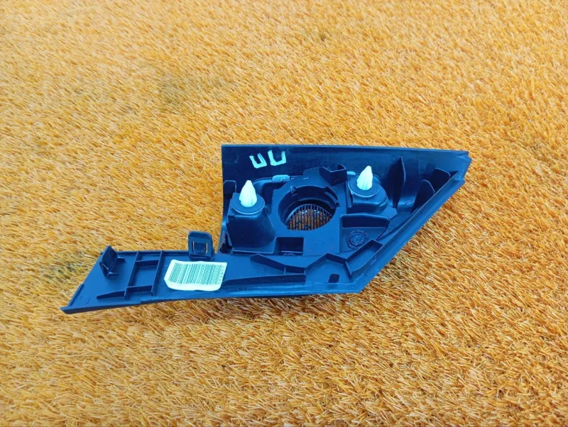 Уголок двери