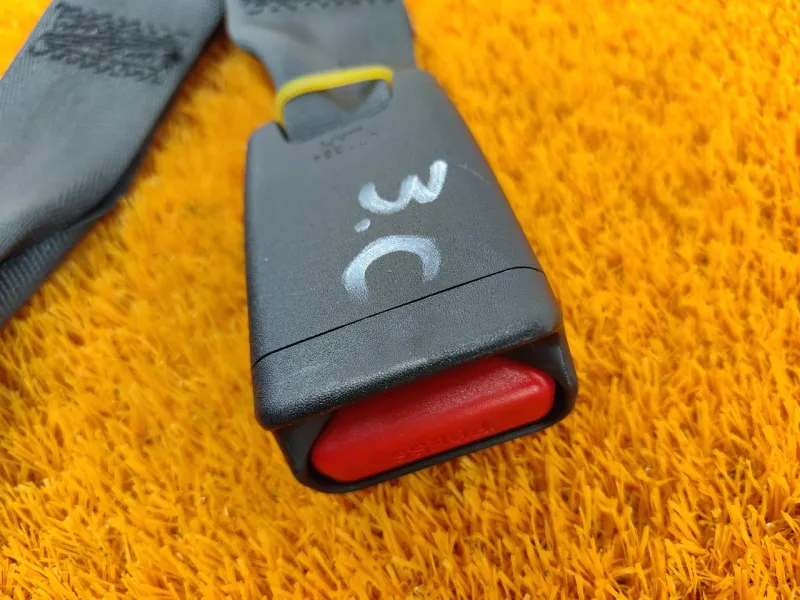 Ответная часть ремня безопасности