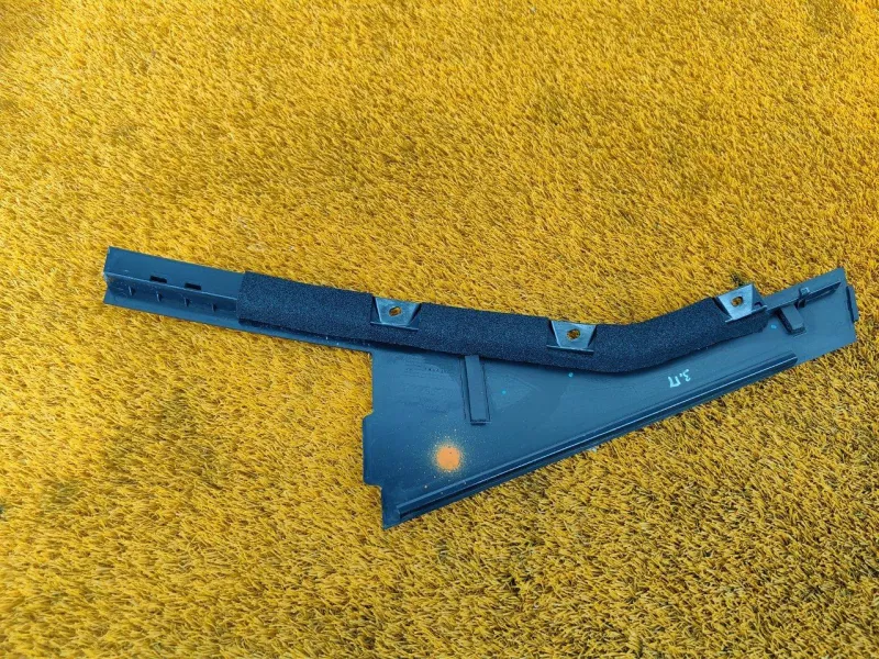 Молдинг двери