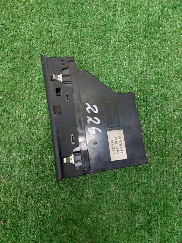 Кнопка стеклоподъемника