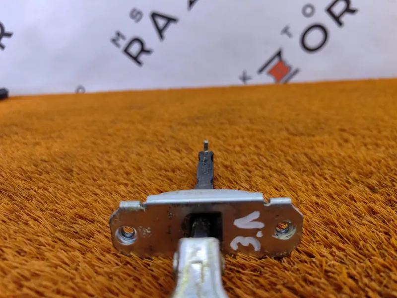 Ограничитель двери