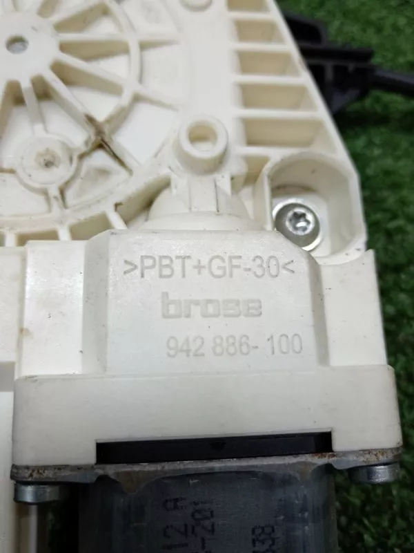 Стеклоподъемник Audi A4 2008 8K0839462A B8, задний правый