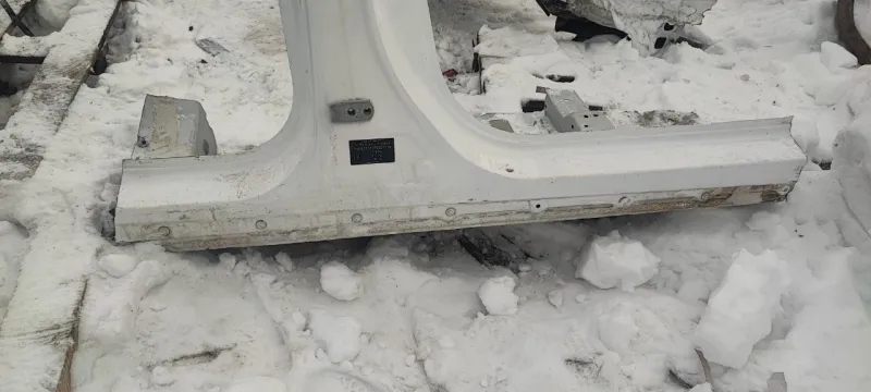 Порог с центральной стойкой
