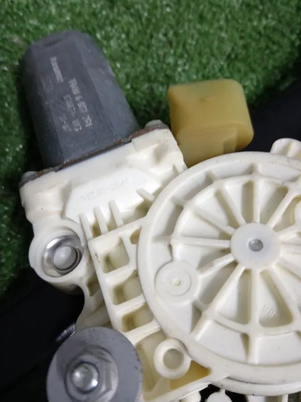 Стеклоподъемник BMW X5 2011 51357166381 E70, задний левый