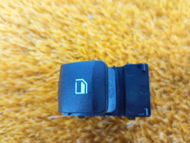 Кнопка стеклоподъемника