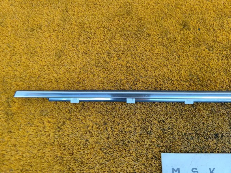 Уплотнитель стекла двери