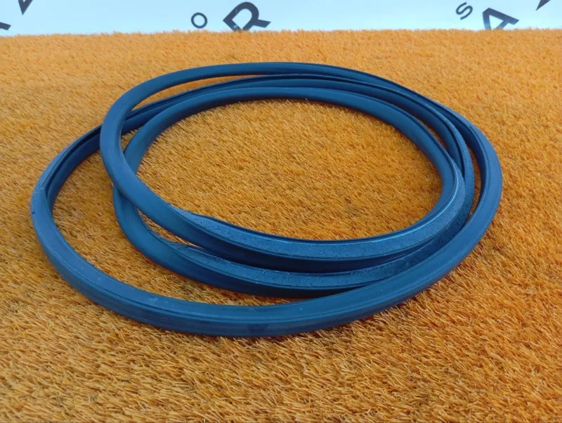 Уплотнитель двери