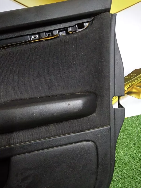 Обшивка двери Audi A4 2006 8E0867305 B7, передняя правая