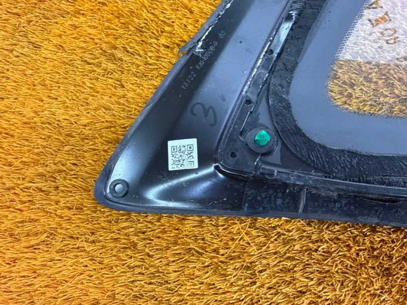 Форточка задняя