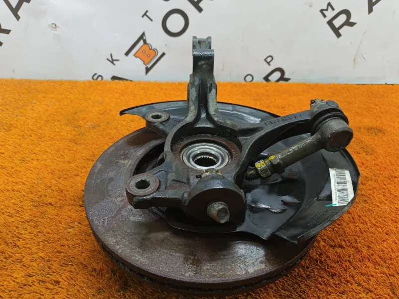 Кулак поворотный