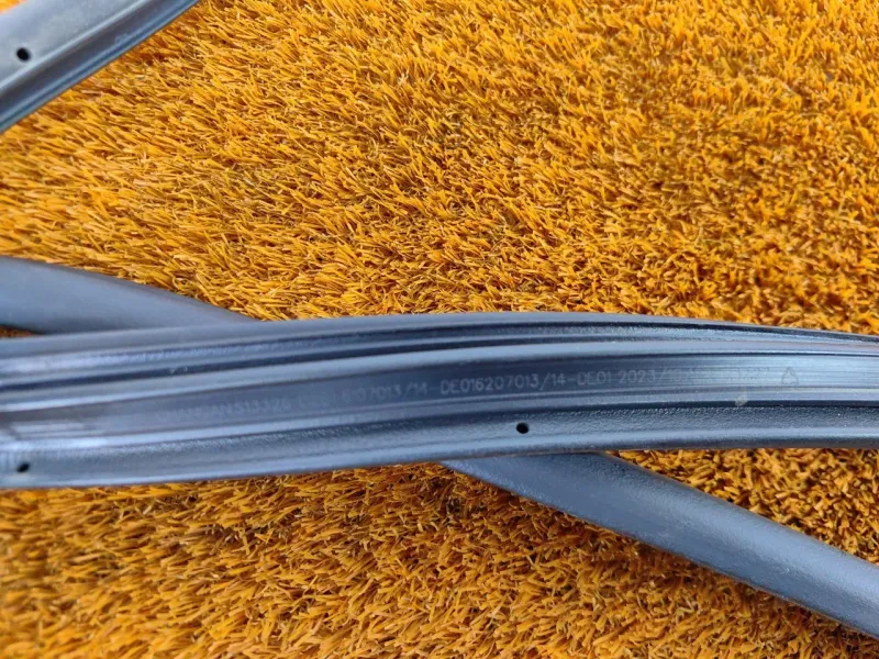 Уплотнитель двери