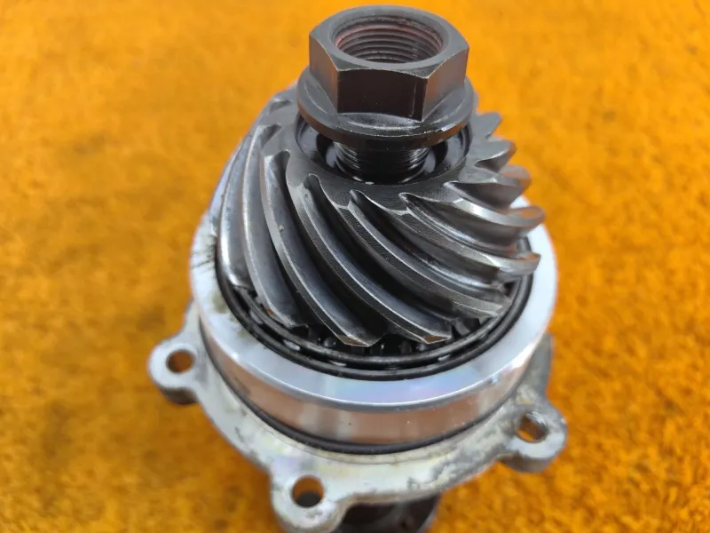 Вал приводной раздаточной коробки