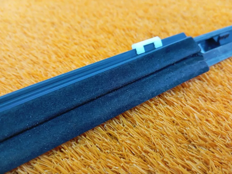 Молдинг стекла