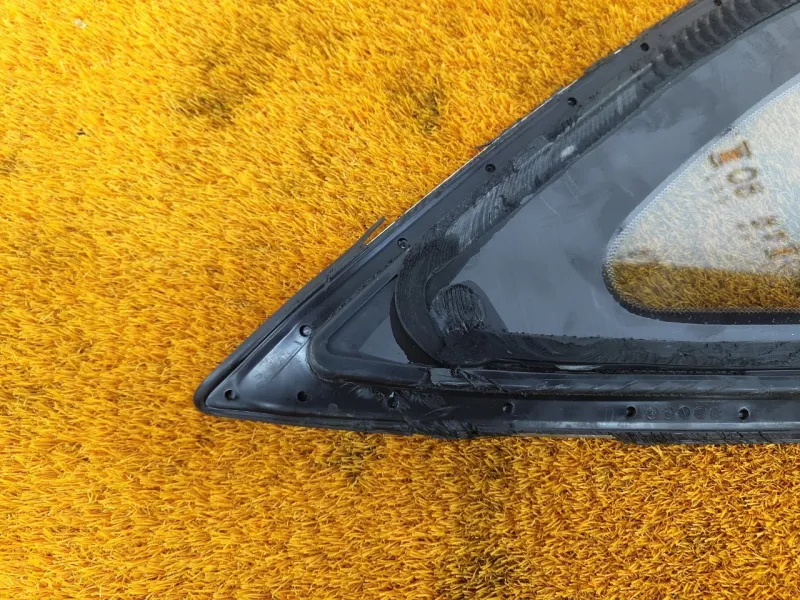 Форточка задняя