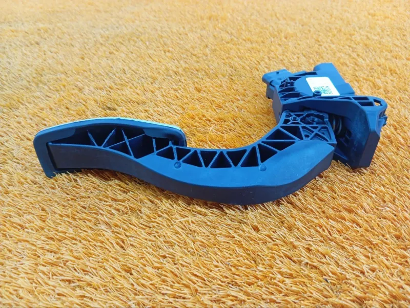 Педаль газа