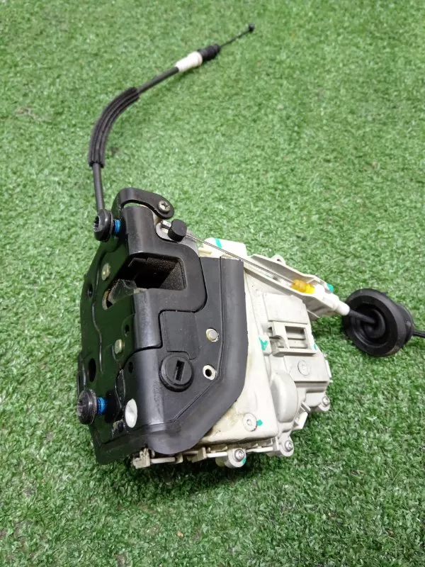 Замок двери Audi A4 2008 8K0839016C B8, задний правый