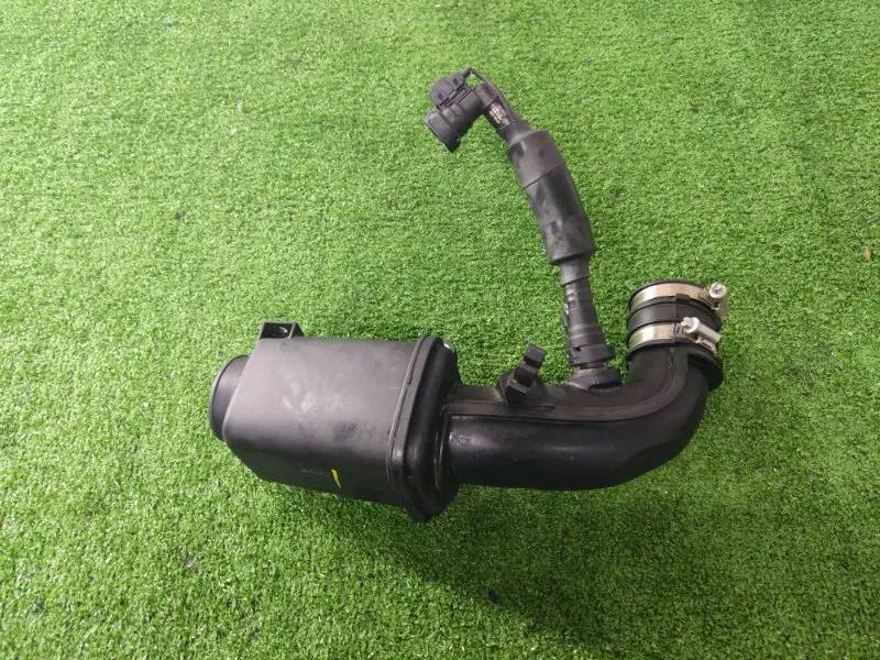 Патрубок воздушного фильтра