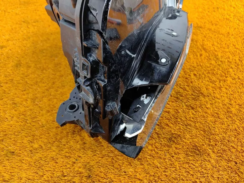 Фара ксеноновая