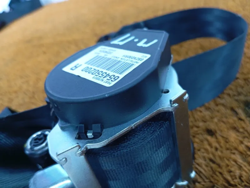 Ремень безопасности