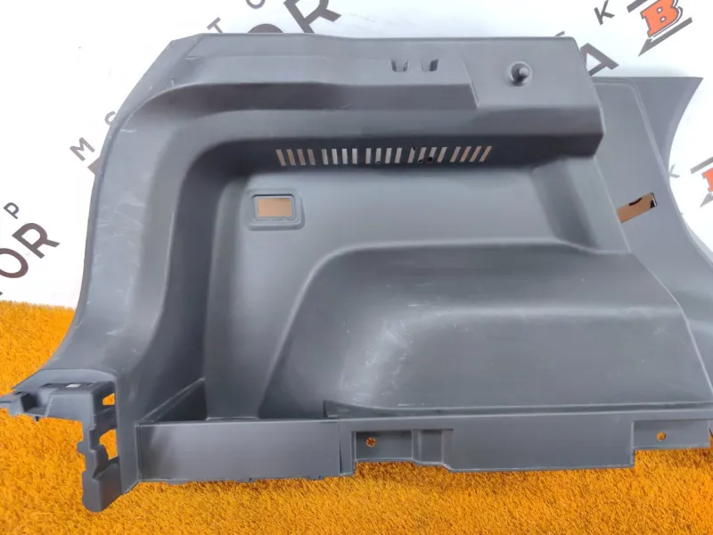 Обшивка багажника