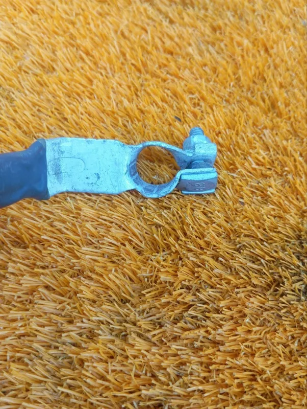 Клемма аккумулятор