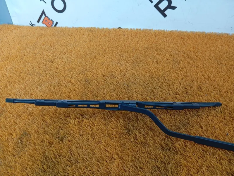 поводок стеклоочистителя