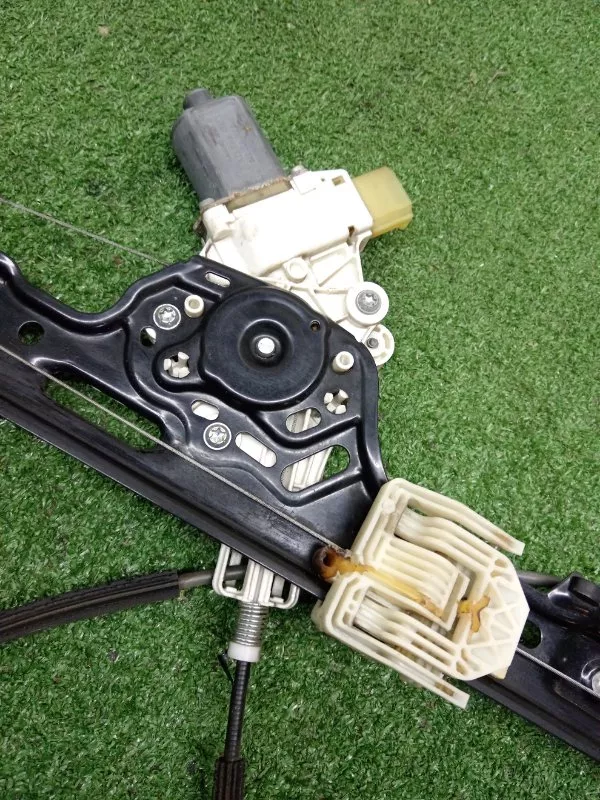 Стеклоподъемник BMW 1-Series 2004 51337138465 E87, передний левый