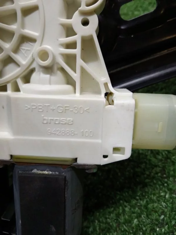 Стеклоподъемник BMW 5-Series 2011 51357182613 F10, задний левый