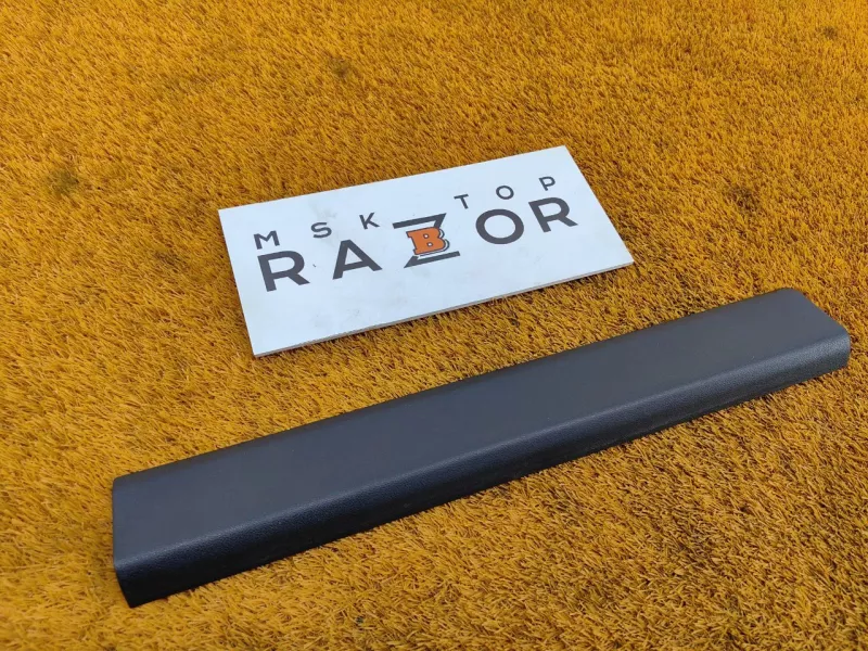 Накладка на порог салона