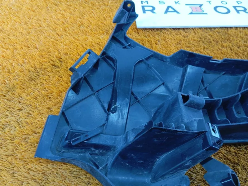 Крепление бампера BMW X3 2018 13960514 G01 B47, переднее правое