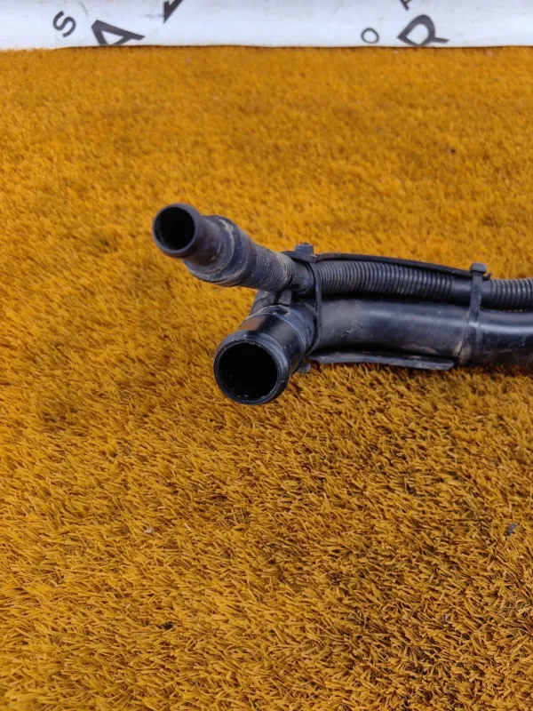 Горловина топливного бака